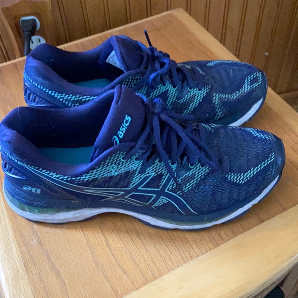 Used ASICS gel nimbus 20